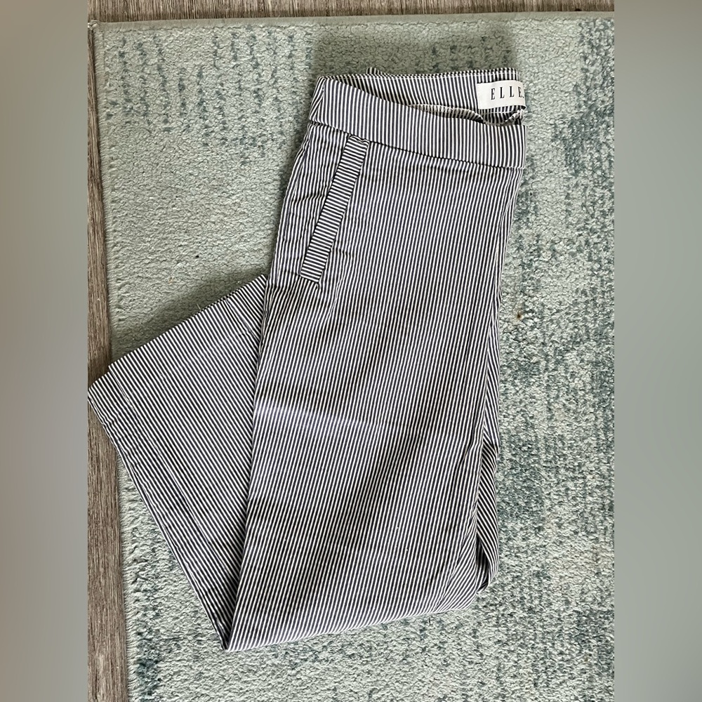 ELLE Capri Pants